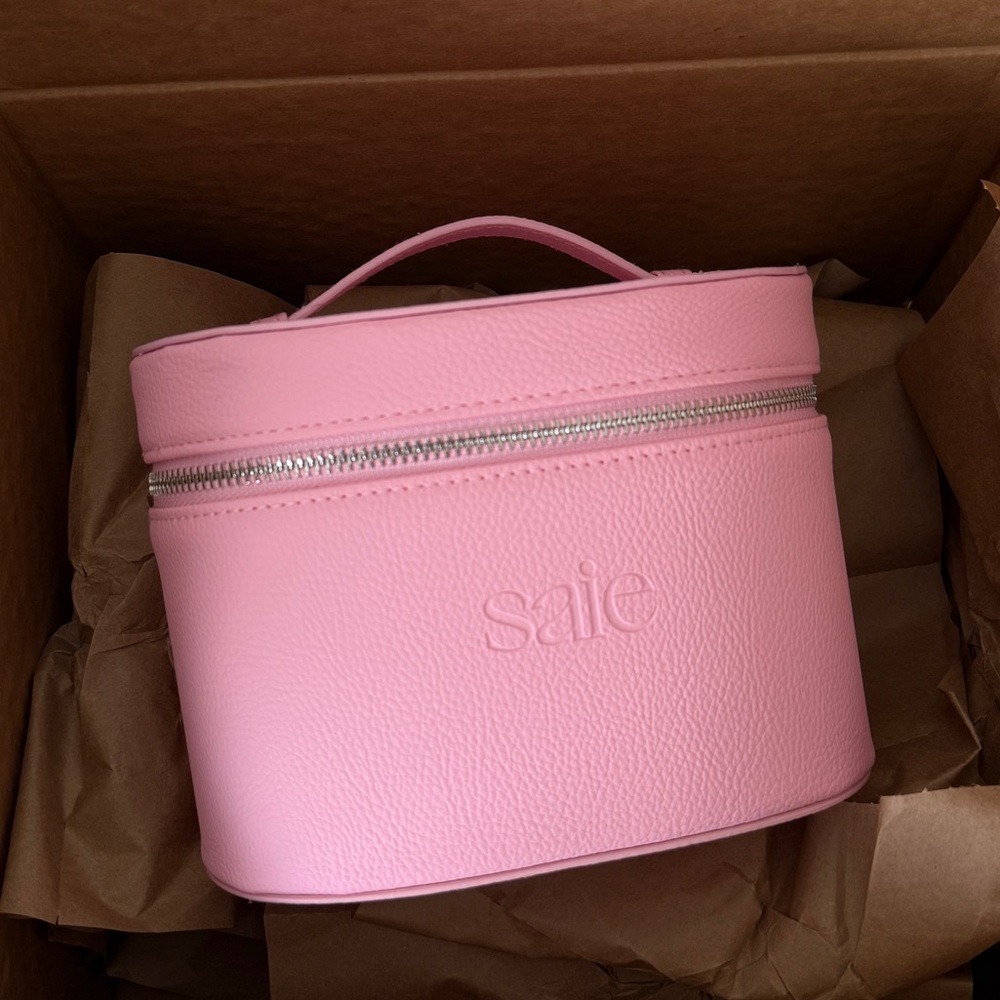 NEW Saie Pink Mini Vanity Case